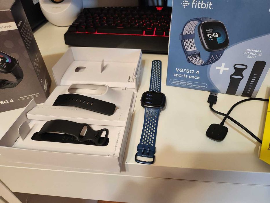 Fitbit Versa 4 с кутия, гаранция и 2 каишки