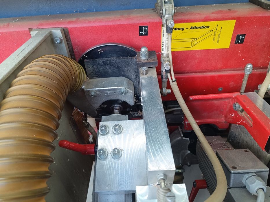 Продавам кантираща машина