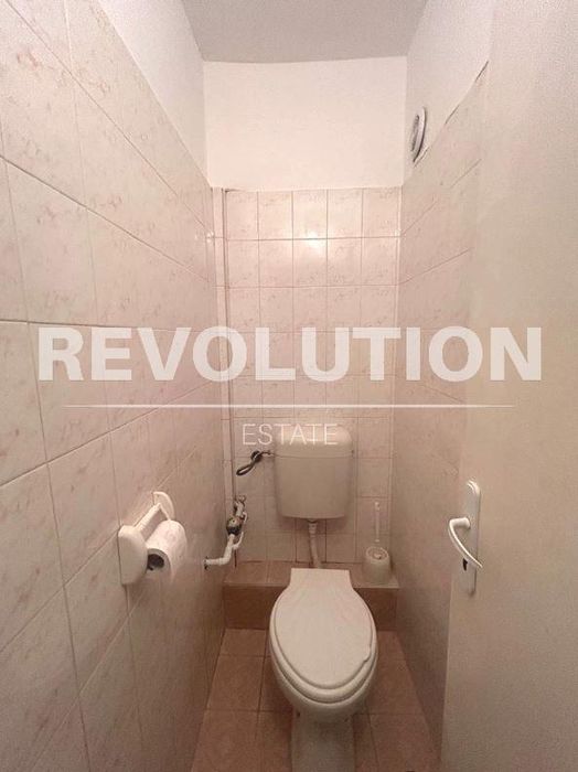 Дава се под наем Тристаен апартамент в Варна, Център - 90 кв.м за 500 € - Снимка #4