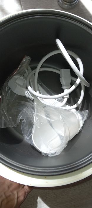 Мультиварка продаётся + ПОДАРОК форма для торта