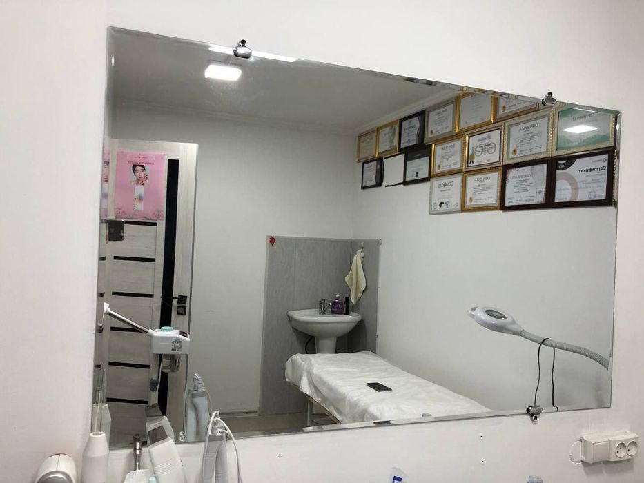 Srochna salon jihozlari arzon narxda sotiladi