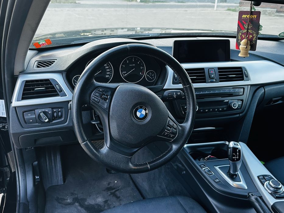BMW 318d Touring 2.0 Diesel • 2012 • 143 CP • Automată • 297.887 km