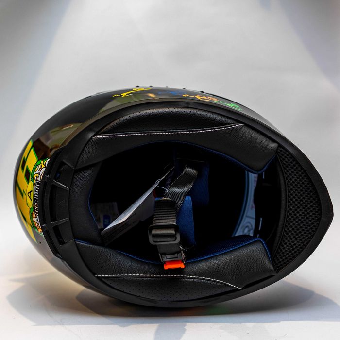 Каска за мотор пистов , скутер , ел. тротинетка др. ( Размер L 55-56 )