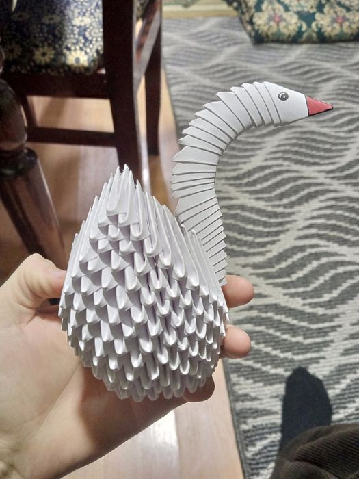 Qogʻoz oqqushlar sotiladi