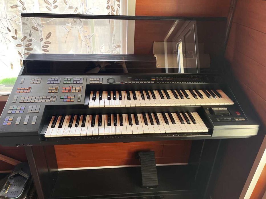 Eлeктрически орган Yamaha Electone HS-6