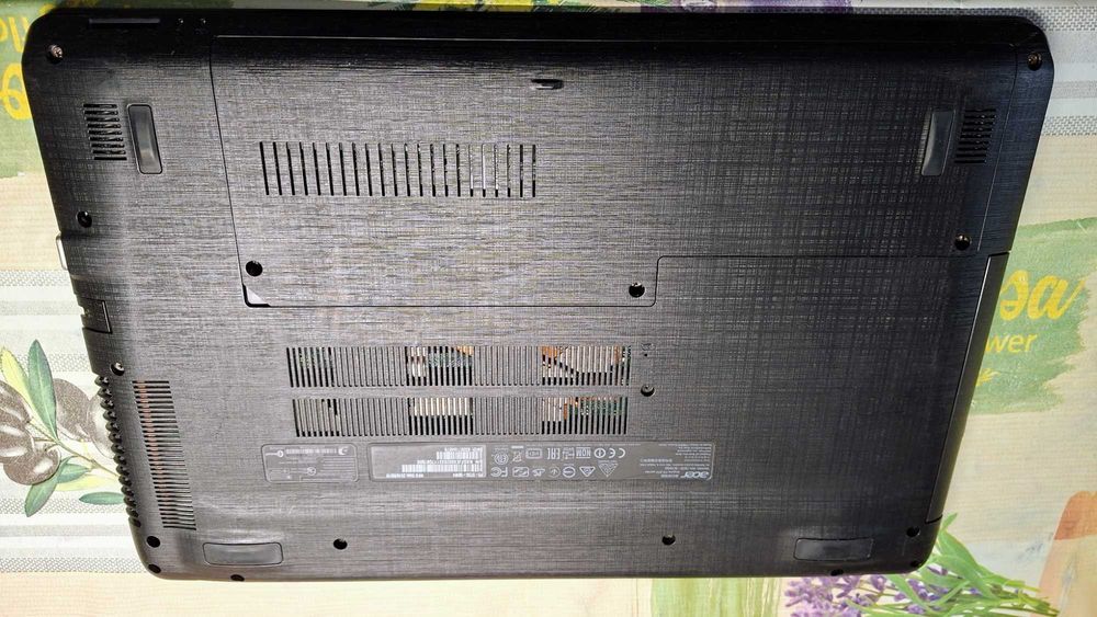 Laptop Acer Aspire F5-573G – i5, 16GB RAM, GTX 950M 4GB