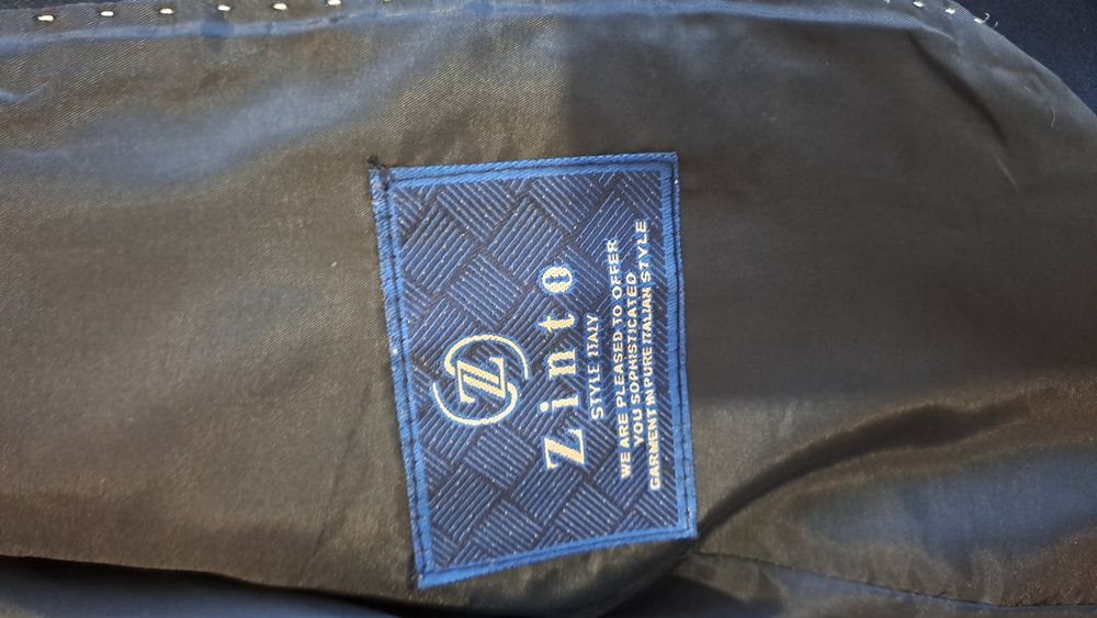 Продам костюм школьный