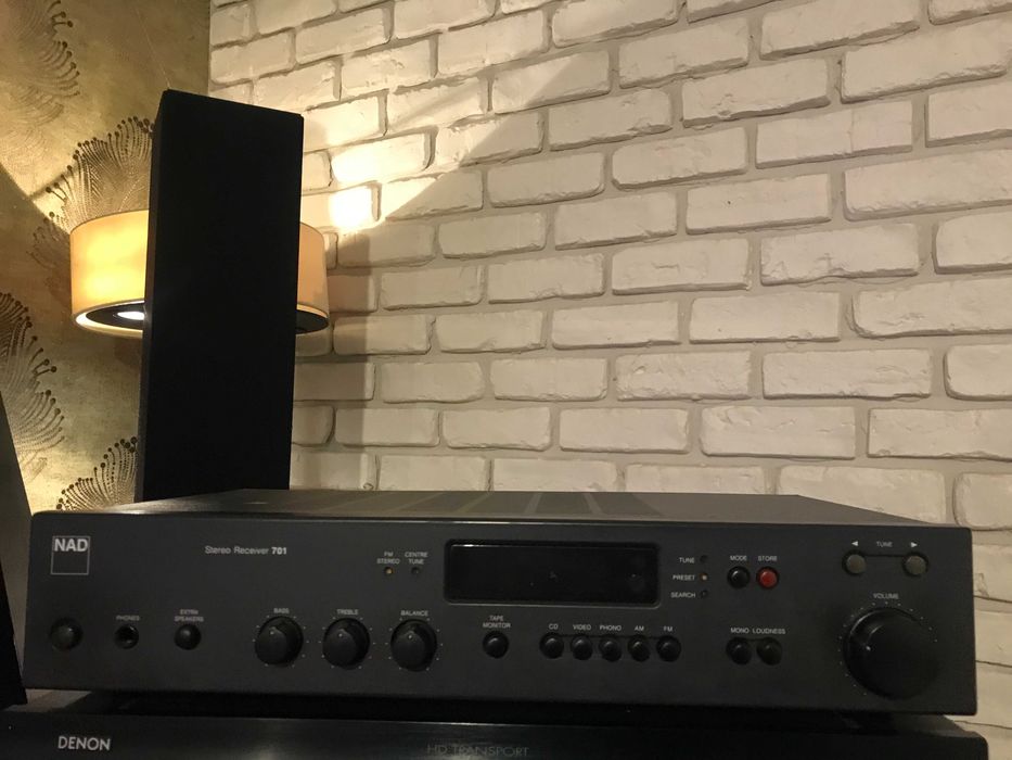 NAD 701 amplituner