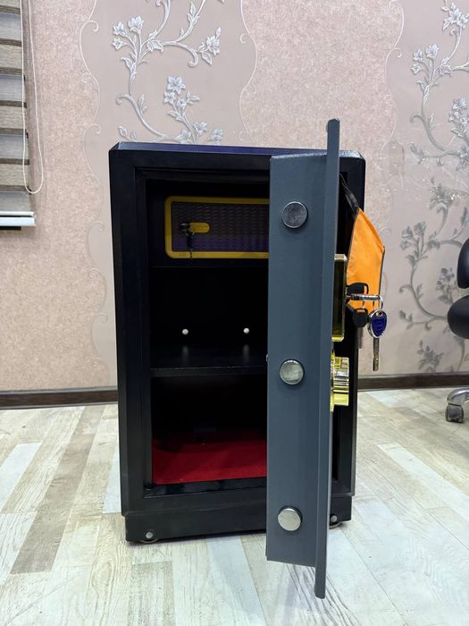 Seyf sotiladi sifati yuqori