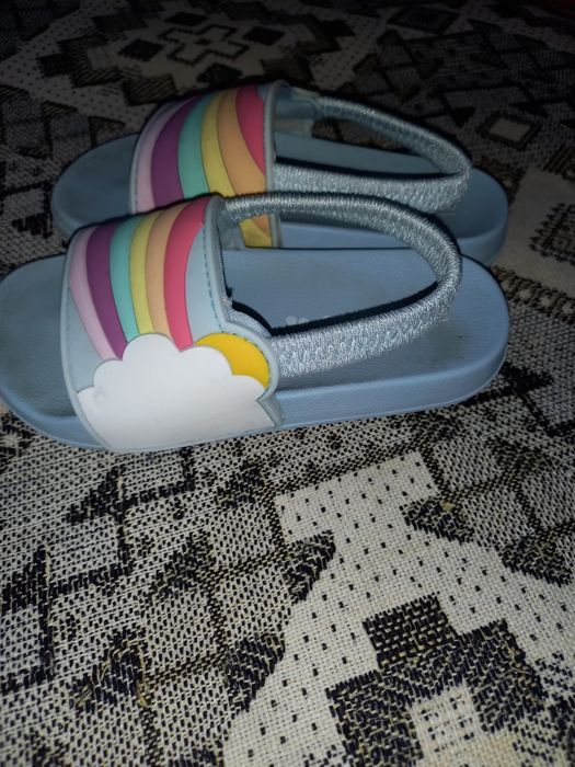 Продаются детские кроксы.