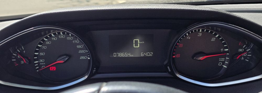 Peugeot 308 II, Active