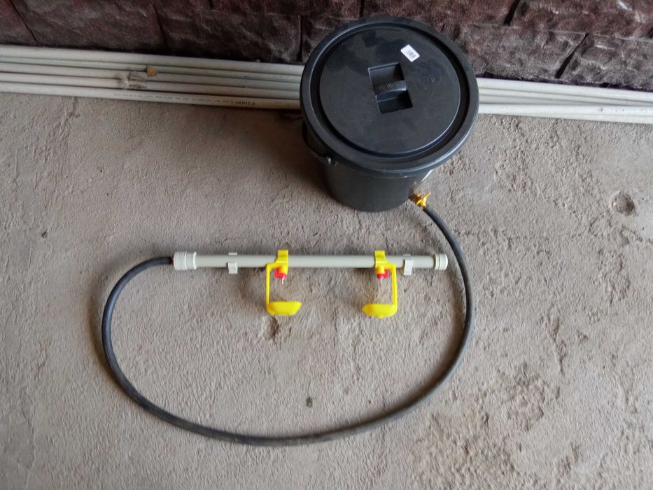 ниппельные поилки птицы комплект