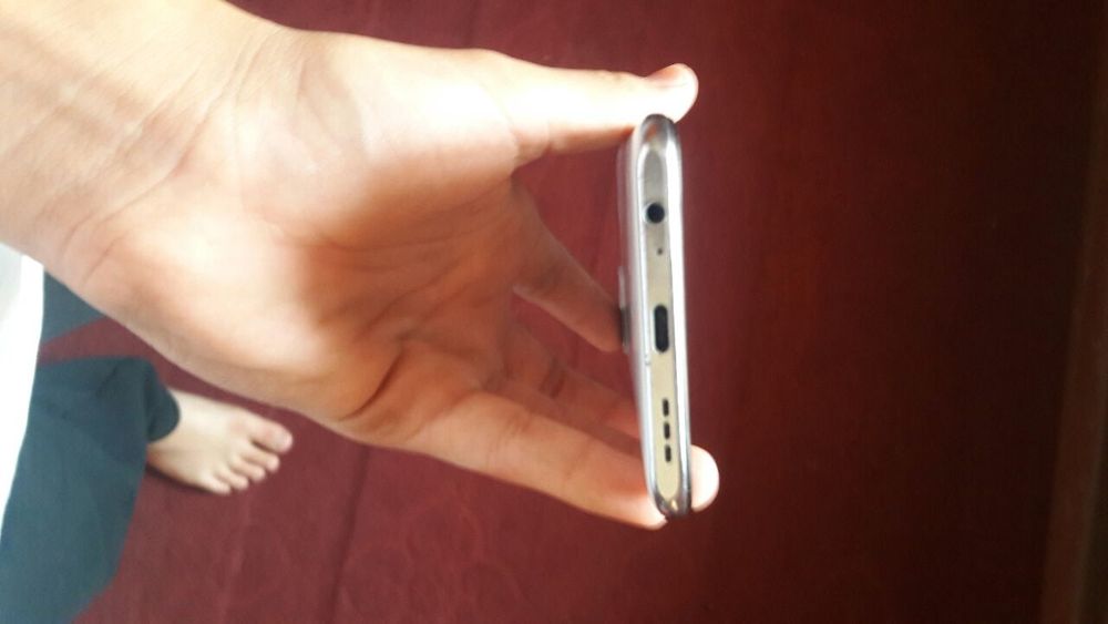 Redmi note 10S White xotira 4+2/128 aybi yoq