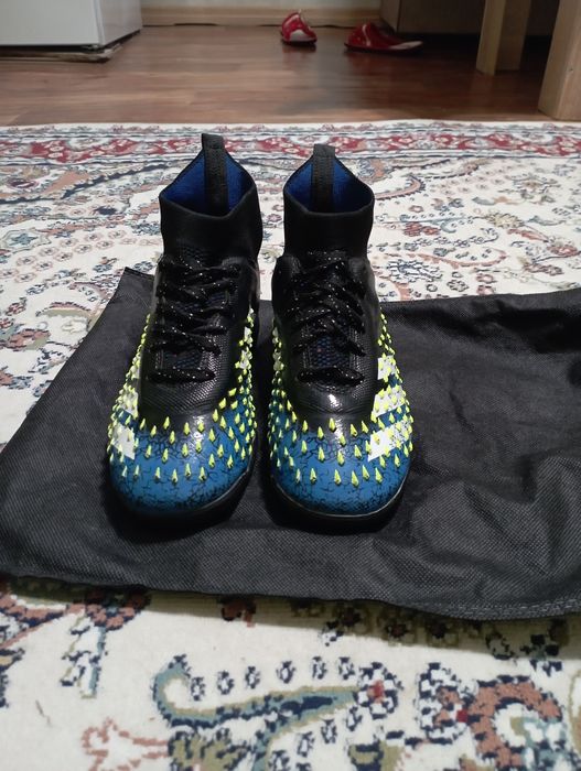 Адидас сараконошка предатыр