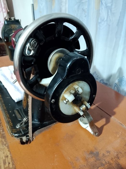 Швейная машина зингер