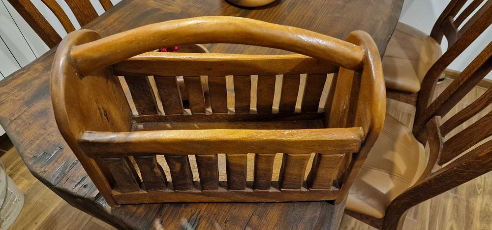 Дърворезба Поставка