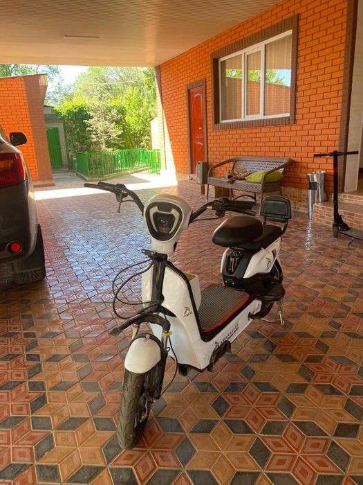 Продам мопед электрический