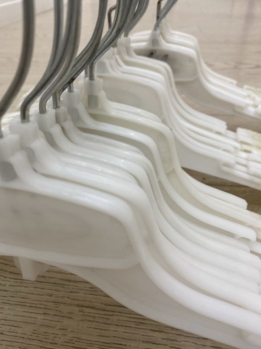 Продам плечики, вешалки