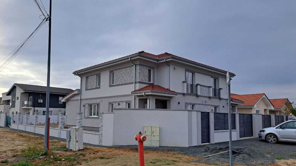 Proprietar duplex P+E 145 mp utili, 4 cam,3 bai,toate utilitatile