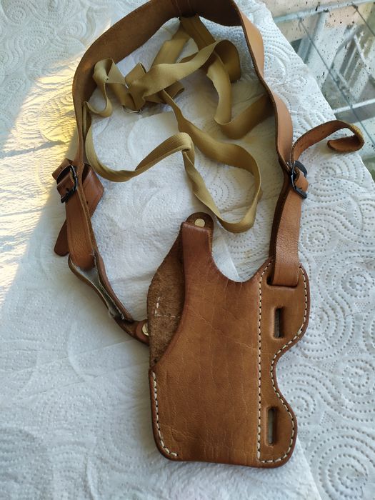 ЧИСТО НОВИ полицейски кубинки и универсален кобур за пистолет МАКАРОВ от естествена кожа!