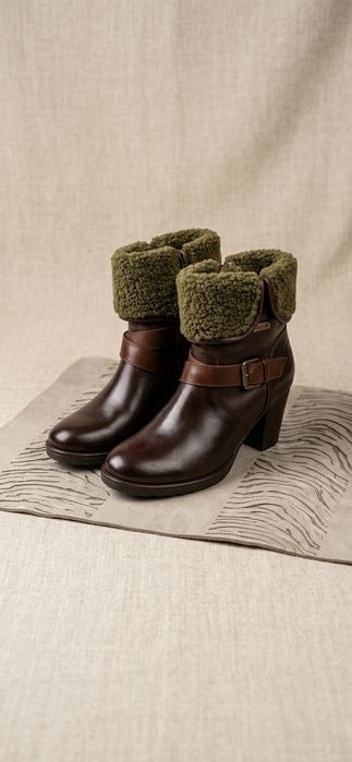 Продам женские сапоги
