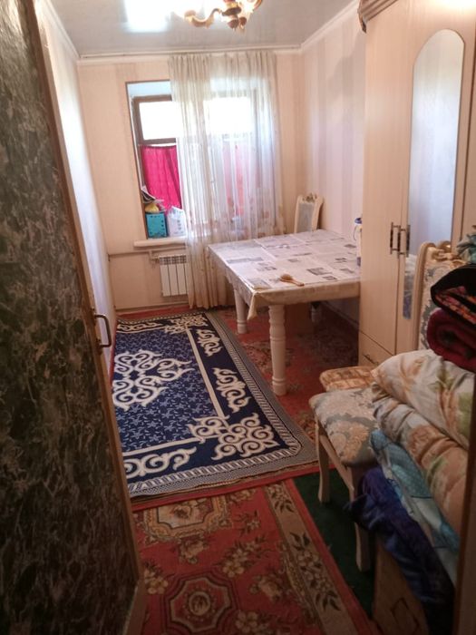 Үш бөлмелі үй сатылады