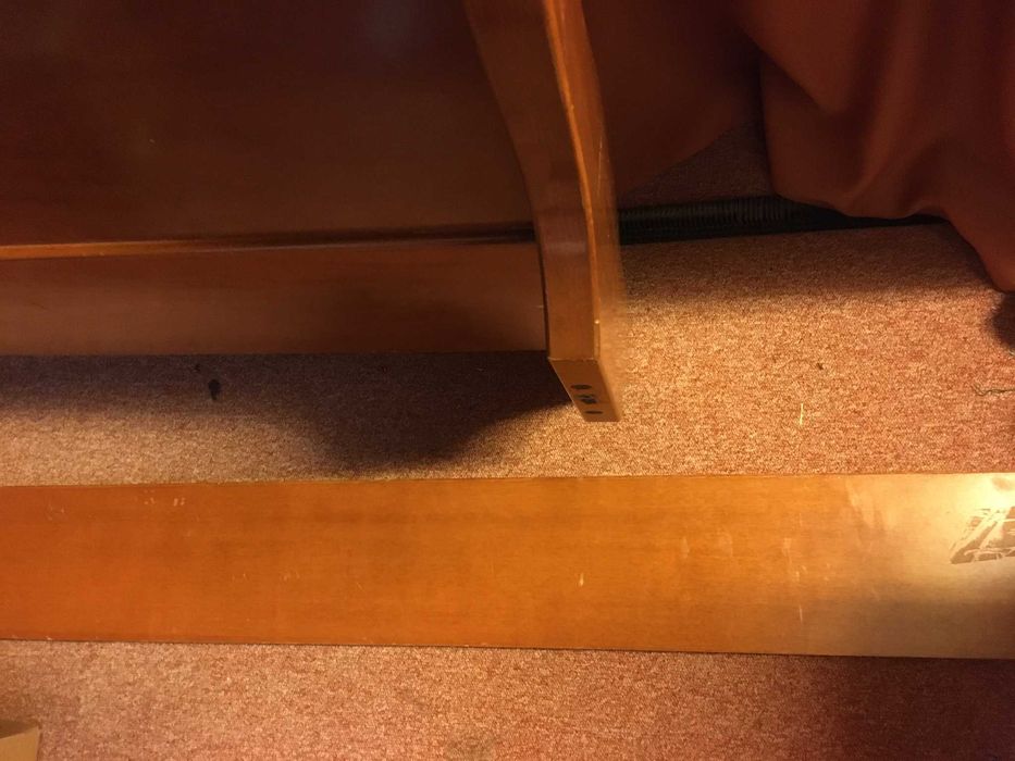 sifonier dulap cu  patru usi    pat de o persoana stil clasic