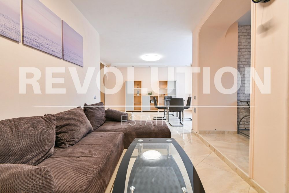 Двустаен апартамент в ж.к. Редута.