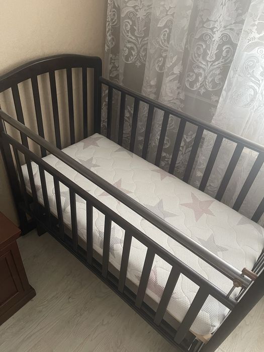 Продам детскую кроватку