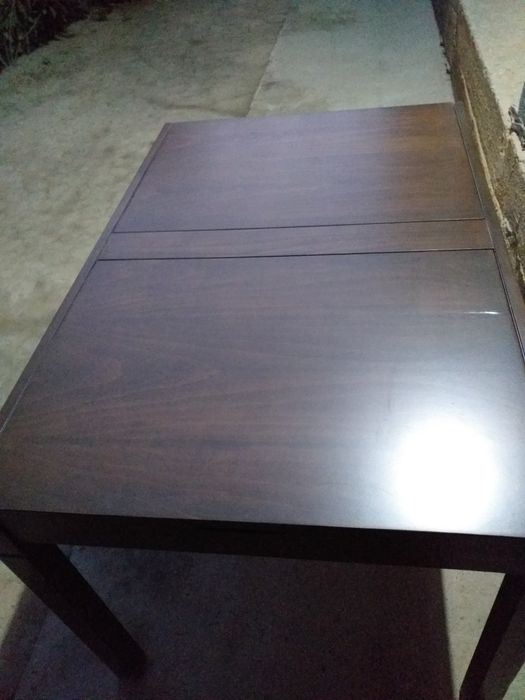 Стол  срочно. Собирается. (раскладной)