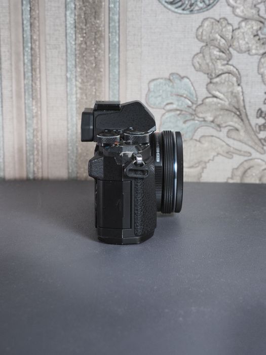 Olympus OM-D E-M5 Mark II