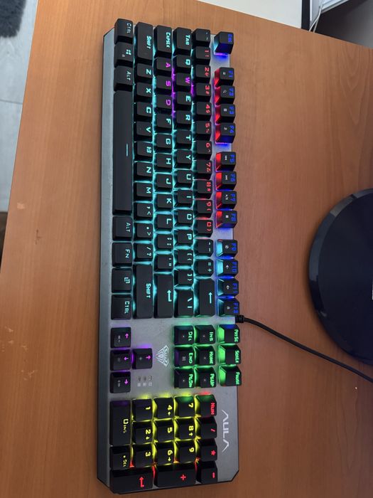 Геймърски компютър+подаръци