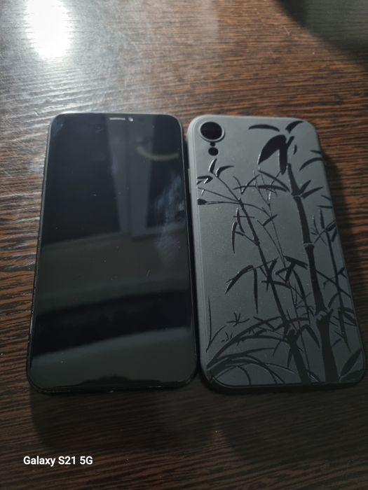 Продам телефон айфон хр