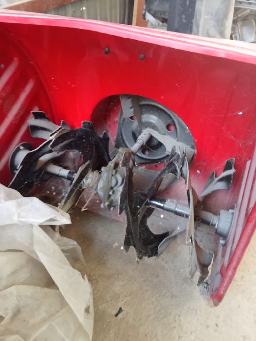 Продам снегоуборочникк