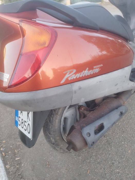 Honda FES 125 Pantheon