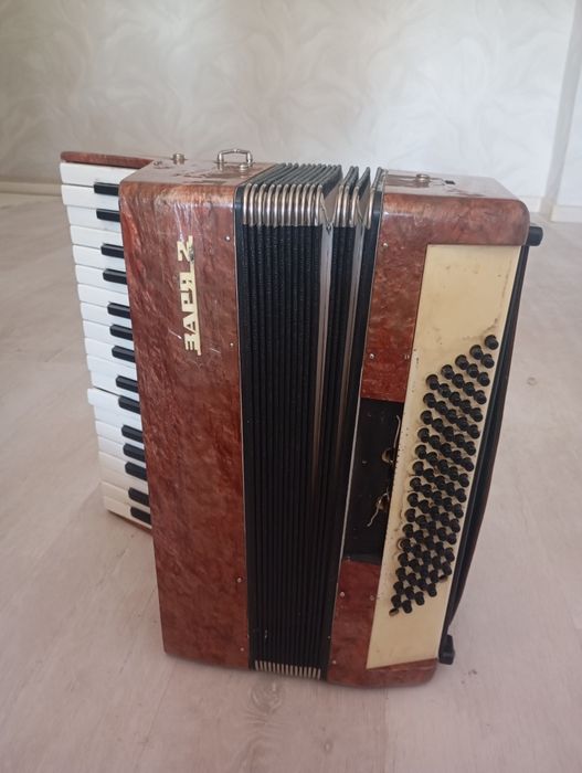 Аккордеон продается