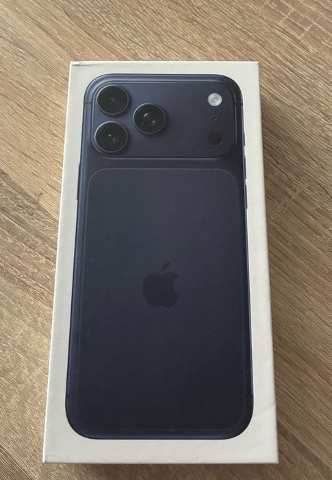 Iphone 17 pro max 256 gb  Blue