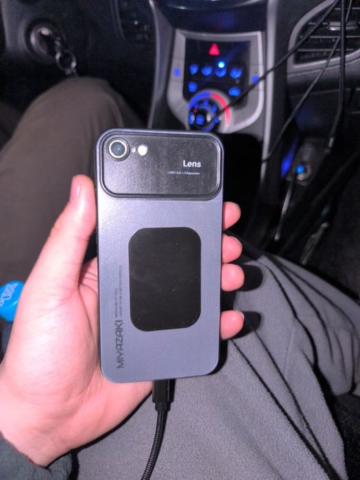 iPhone SE 3 (2022год)