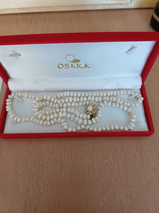 различни бижута за символична цена+ подарък