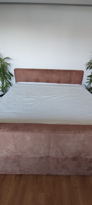 Тапицирана спалня за матрак 180/200 или 200/200
