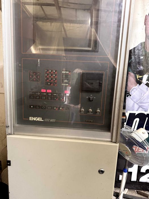 Инжекционна щприц машина ENGEL ES 330/80 (1988г)