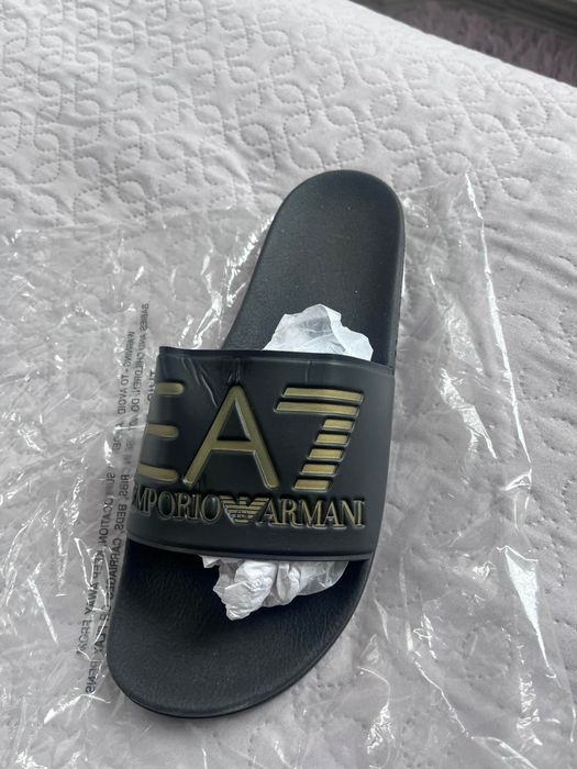 Emporio Armani чехли