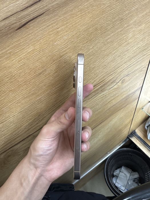 16 pro max 256 98% desert 440,000