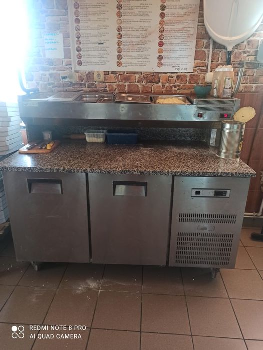 Cuptor Pizza,Frigider inox mare ,Hotă,Grill,Masă Pizza,