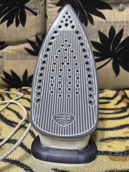 Утюг Tefal в нормальном состоянии