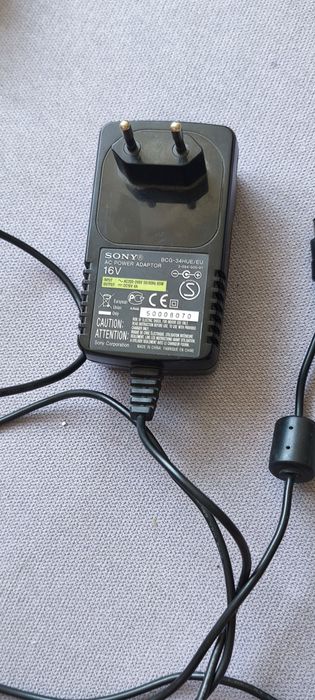 Оригинален адаптер / захранване Sony 16V BCG-34HUE".