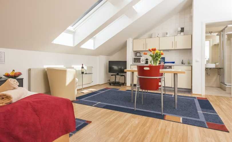 Дава се под наем Едностаен апартамент в Пловдив, Христо Смирненски - 45 кв.м за 270.3 € - Снимка #1