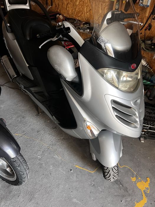 SCUTERE  49 și 125cc Yamaha Kymko