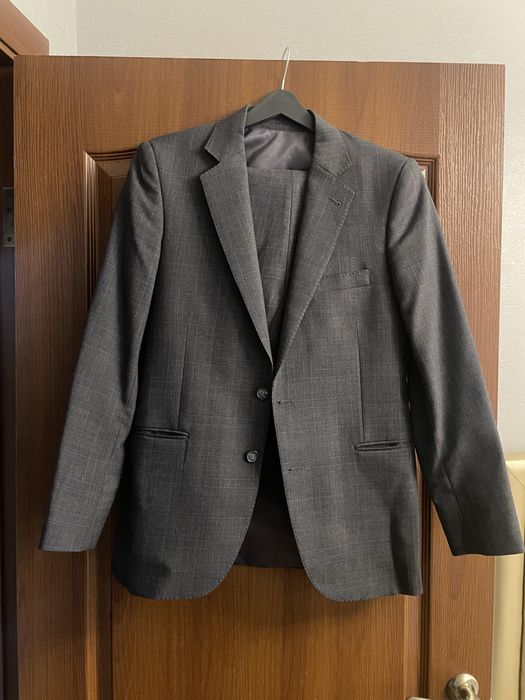 Продам отличный костюм