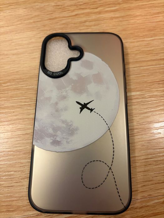 Кейсове за iPhone 16 и iPhone 17 чисто нови